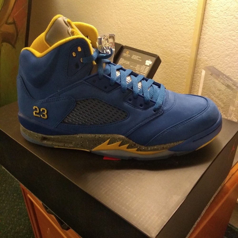 Shoes - Picture 2 of 2